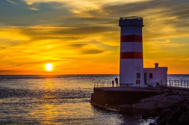 İzlanda sahil görünümü deniz feneri
