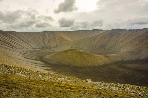 Myvatn - İzlanda yanardağ peyzaj