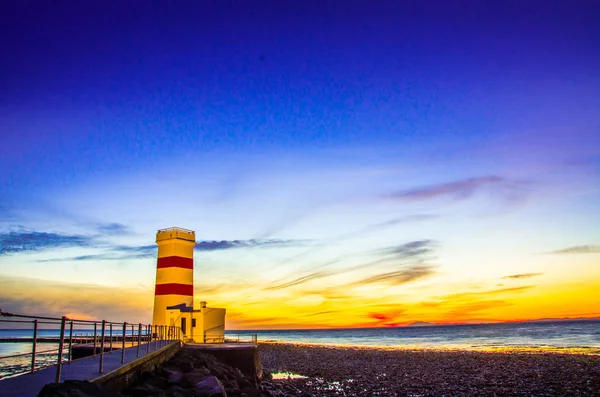 İzlanda sahil görünümü deniz feneri