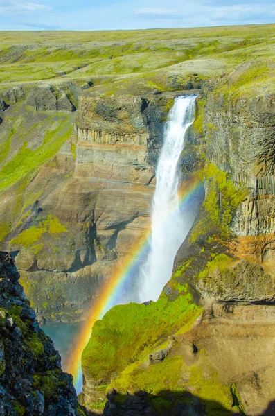 Haifoss - İzlanda'daki güzel şelale