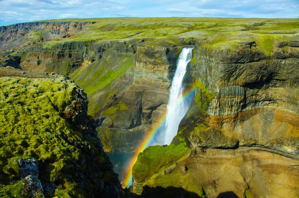 Haifoss - İzlanda'daki güzel şelale