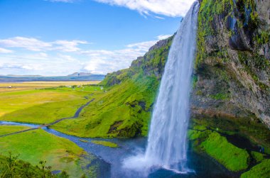 İzlanda'daki Seljalandsfoss güzel şelale
