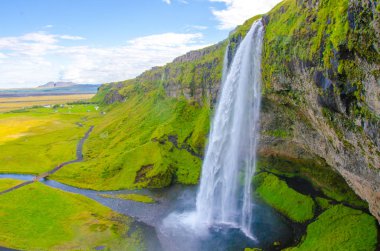 İzlanda'daki Seljalandsfoss güzel şelale