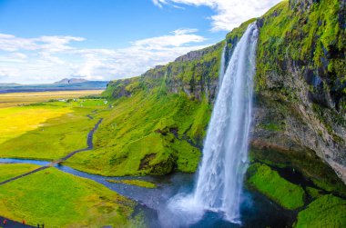 İzlanda'daki Seljalandsfoss güzel şelale