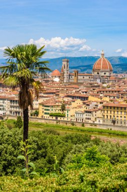 Piazzale Michelangelo - Arno Nehri ve Duomo Santa Maria Del Fiore ve Bargello - Toskana, İtalya Floransa'dan görünümünü