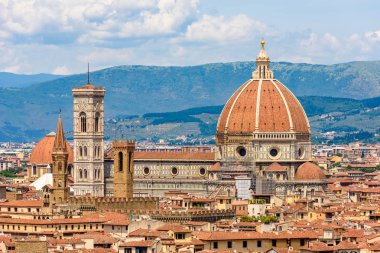 Piazzale Michelangelo - Duomo Santa Maria Del Fiore ve Bargello - Toskana, İtalya Floransa'dan görünümünü