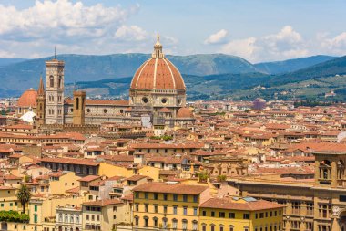 Piazzale Michelangelo - Duomo Santa Maria Del Fiore ve Bargello - Toskana, İtalya Floransa'dan görünümünü
