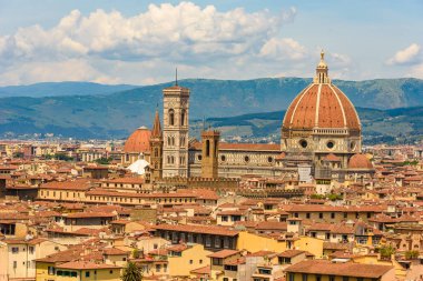 Piazzale Michelangelo - Duomo Santa Maria Del Fiore ve Bargello - Toskana, İtalya Floransa'dan görünümünü