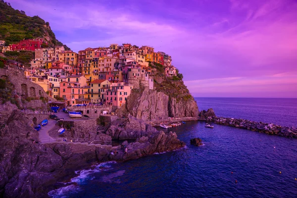 Manarola Falu Cinque Terre Nemzeti Park Olaszország Gyönyörű Színek Naplementekor — Stock Fotó