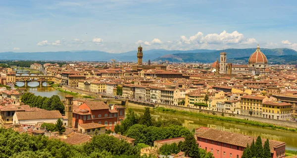 Piazzale Michelangelo - Ponte Vecchio ve Palazzo Vecchio, Duomo Santa Maria Del Fiore ve Bargello Arno Nehri - Toskana, İtalya Floransa'dan görünümünü