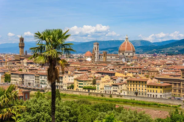 Piazzale Michelangelo - Arno Nehri ve Duomo Santa Maria Del Fiore ve Bargello - Toskana, İtalya Floransa'dan görünümünü