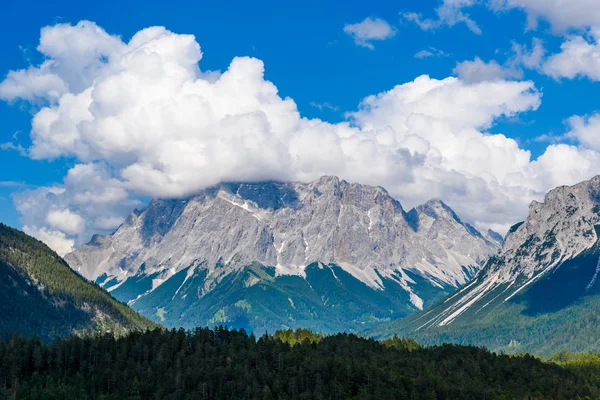 Beau Paysage Montagne Vue Panoramique Zone Repos Zugspitzblick Route Alpine — Photo