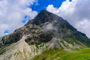 Dağ Widderstein Kleinwalsertal Avusturya Alpleri'nde Allgau, Avrupa'nın güzel manzara sahne Vadisi'nde