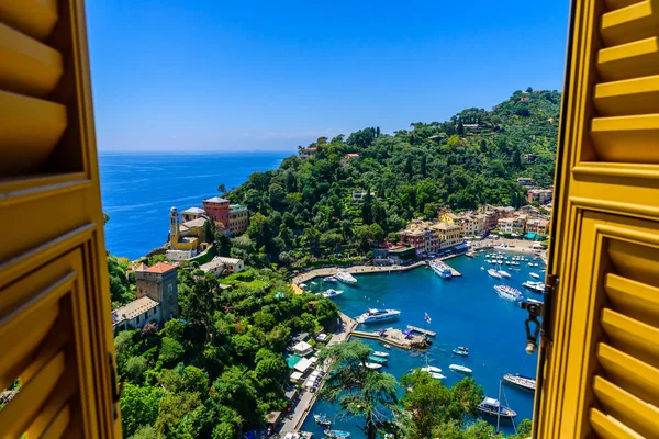 Portofino Itália Casas Coloridas Iate Pequeno Porto Baía Ligúria Província — Fotografia de Stock