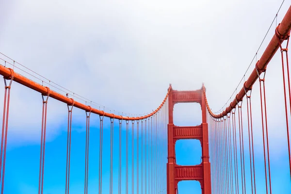 Golden Gate Bridge Einem Schönen Sonnigen Tag Mit Blauem Himmel — Stockfoto