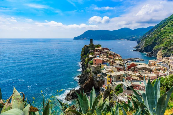 Vernazza Falu Cinque Terre Nemzeti Park Olaszország Gyönyörű Színek Naplementekor — Stock Fotó