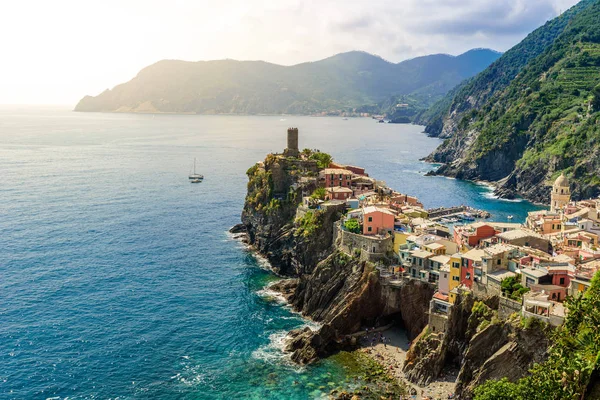 Vernazza Falu Cinque Terre Nemzeti Park Olaszország Gyönyörű Színek Naplementekor — Stock Fotó