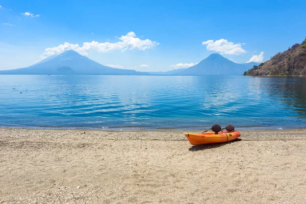 Plage Paradisiaque Avec Chaise Kayak Lac Atitlan Panajachel Détente Loisirs — Photo