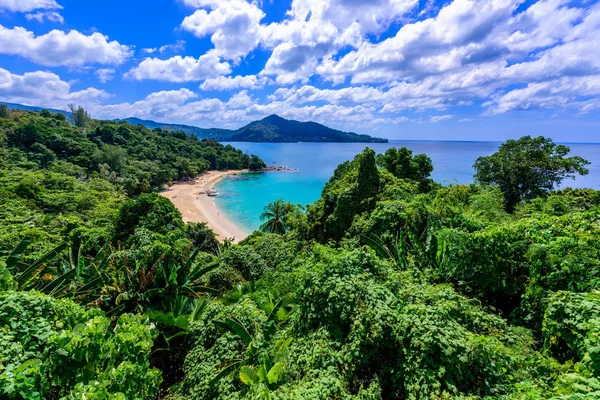 Plage Tropicale Laem Sing Belle Baie Turquoise Les Gens Détendre — Photo