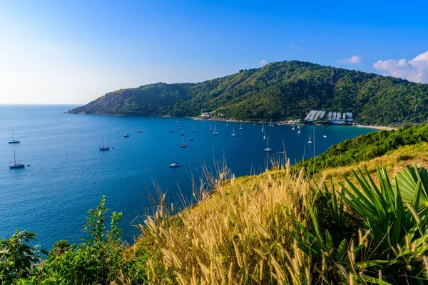 Baie Tropicale Naiharn Plage Sane Avec Des Bateaux Belvédère Destination — Photo