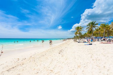 Cennet plaj güneşli yaz günü - güzel ve Tulum Quintana Roo, Riviera Maya, Cancun, Meksika tropikal Karayip sahilinde (Playa Paraiso için bilinir)