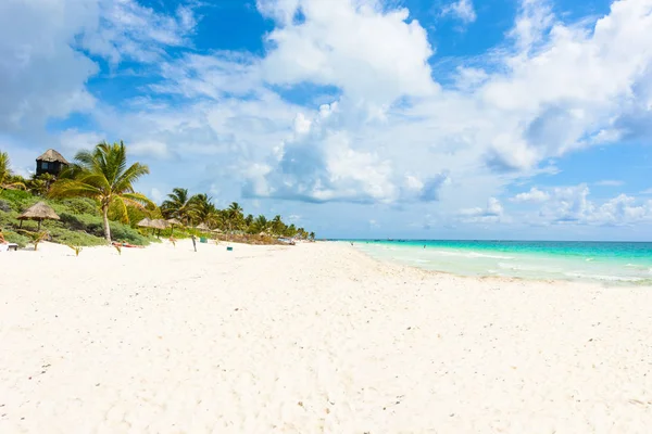 Paradise Beach Również Znany Playa Paraiso Słoneczny Letni Dzień Piękne — Zdjęcie stockowe