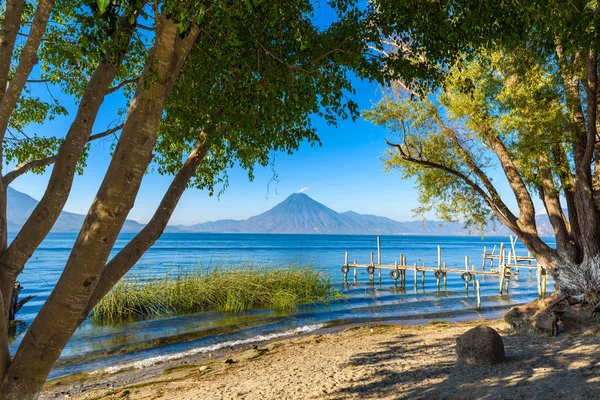 Lake Atitlan, Panajachel, Solola - volkan Gölü Guatemala Highland