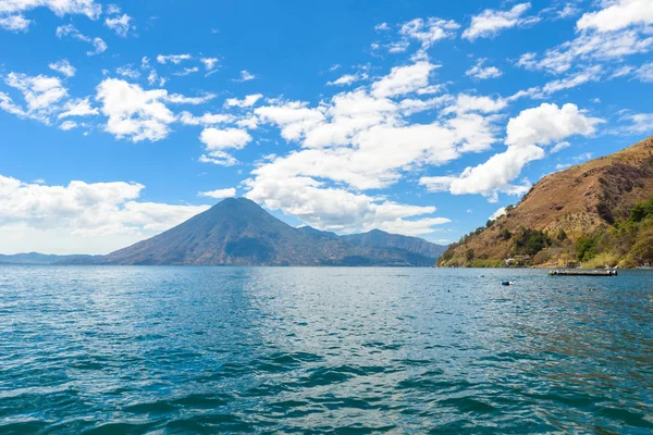 Kust Van Santa Cruz Laguna Lake Atitlan Vulcano Landschap Van — Stockfoto