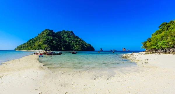 View to Chicken island. Paradise beach which connects 3 tropical islands together (Koh Kai, Koh Tup & Koh Mor). Andaman sea, Krabi province, Thailand.