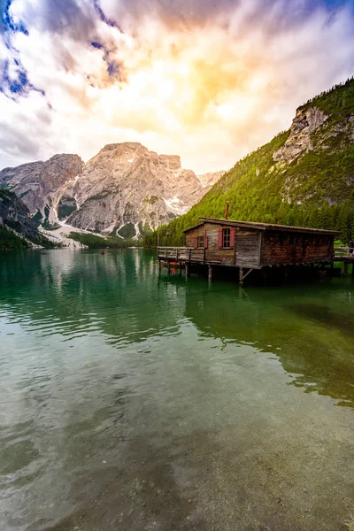 Lago Braies También Conocido Como Pragser Wildsee Hermoso Paisaje Montaña —  Fotos de Stock