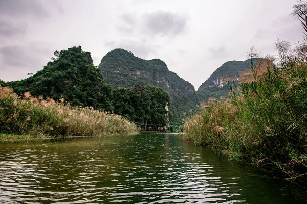 Boat Cave Tour Trang Scenic Landscape Formed Karst Towers Plants — Stock Photo, Image