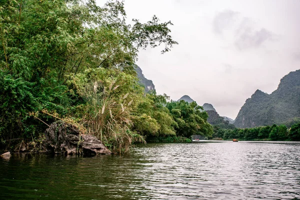 Boat Cave Tour Trang Scenic Landscape Formed Karst Towers Plants — Stock Photo, Image