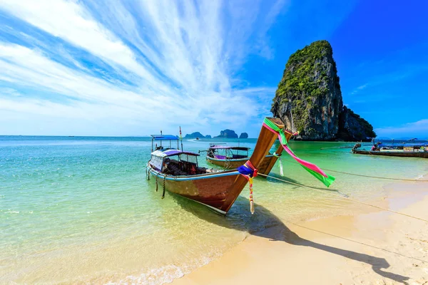 Playa Phra Nang Barco Tradicional Tailandés Cola Larga Madera Península — Foto de Stock