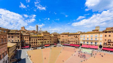 Siena - Piazza del Campo - İtalya 'nın eski tarihi şehri