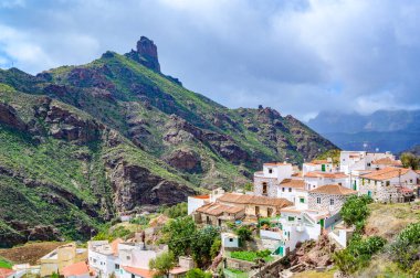 Tejeda - Gran Canaria 'daki dağ manzaralı köy - İspanya' nın güzel kanarya adası