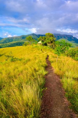 Coron 'un kırsal kesimi - Busuanga Adası' ndaki Tapyas Dağı 'ndan gün batımında inanılmaz manzara - Cennet manzaralı tropikal bir yer, Palawan, Filipinler.