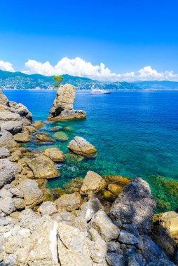 Santa Margherita Ligure 'deki Paraggi Körfezi. Portofino yakınlarında cennet gibi beyaz bir plajı var. İtalya Akdeniz 'i.