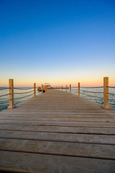 Wooden Pier Red Sea Hurghada Sunset Luxury Yacht View Promenade — Stock Photo, Image