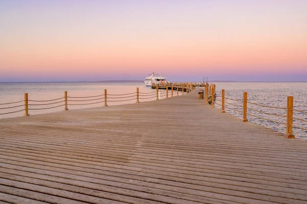 Molo Legno Sul Mar Rosso Hurghada Tramonto Yacht Lusso Vista — Foto Stock