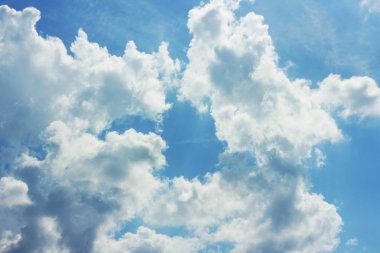 yaz bahar bulutlu mavi gökyüzü