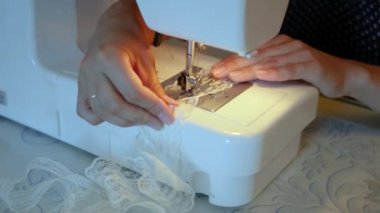 Eller bir dikiş makinesi dikiş