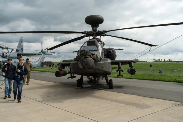 Berlin Almanya Nisan 2018 Boeing 64D Apache Longbow Helikopteri Saldırı — Stok fotoğraf