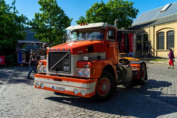 Берлин Мая 2018 Года Volvo Truck N720 1976 Выставка Олдтимертаж — стоковое фото