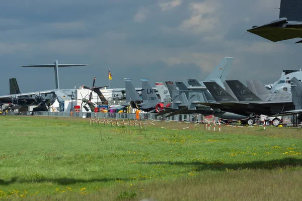 Berlin Nisan 2018 Çeşitli Askeri Uçak Kürsüye Havaalanı Sergi Ila — Stok fotoğraf