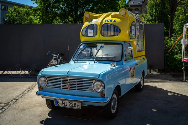 Berlin May 2018 Bedford Beagle Viva Batman Ice Cream Van — Stock Photo, Image