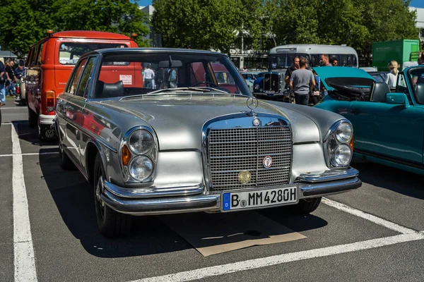 ベルリン 2018 フルサイズ高級車メルセデス ベンツ 300 セダン W112 の展覧会 Oldtimertage ベルリン — ストック写真