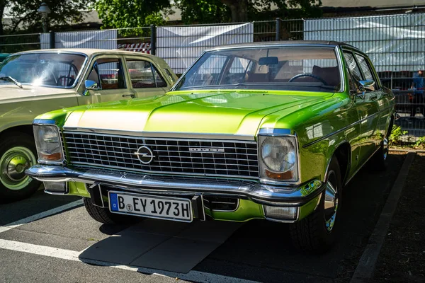 Берлин Мая 2018 Года Полноразмерный Роскошный Автомобиль Opel Diplomat Oldtimertage — стоковое фото