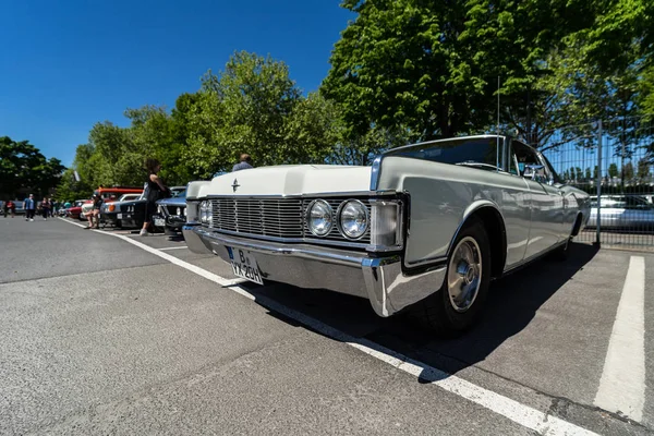 Berlin Maio 2018 Carro Luxo Completo Lincoln Continental Hardtop Coupe — Fotografia de Stock