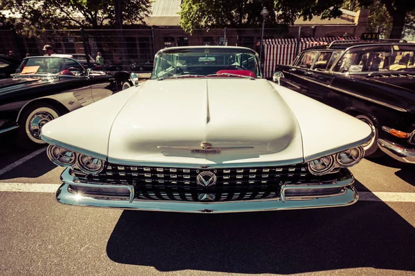 Berlín Mayo 2018 Coche Tamaño Completo Buick Lesabre Primera Generación —  Fotos de Stock