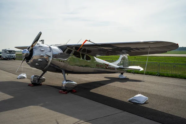 Berlin Kwietnia 2018 Lekkie Osobistych Biznesowych Samolot Cessna 195A Mid — Zdjęcie stockowe